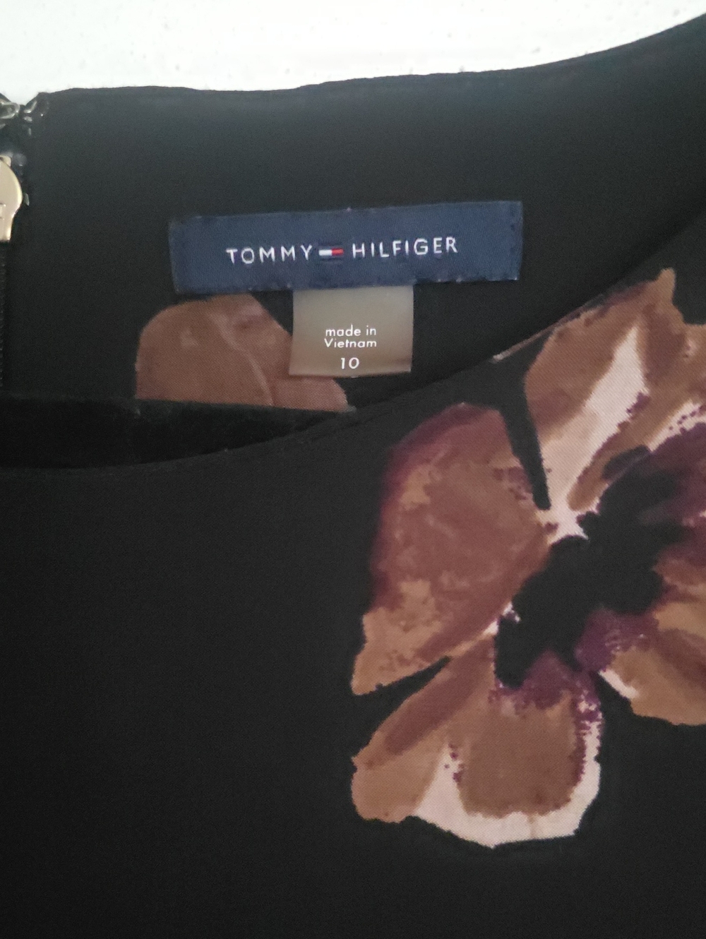 Tommy Hilfiger Black Floral Shift Dress With Bell Sleeves - Picture 6 of 11
